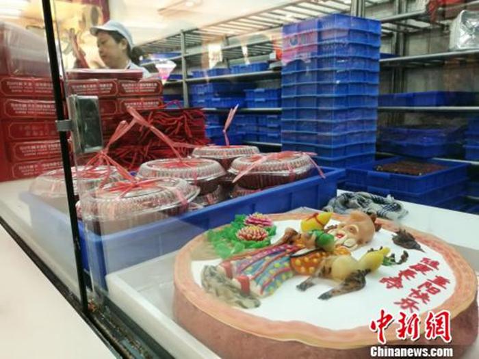 資料圖：等待銷售的重陽糕。　鐘升 攝