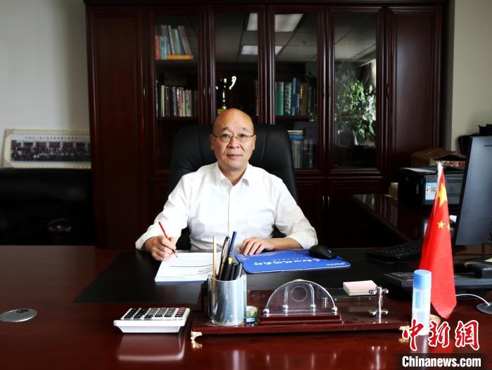 （兩會(huì)聲音）全國(guó)政協(xié)委員王昆：建議氫能源列車落地青藏高原，打造低碳“天路”