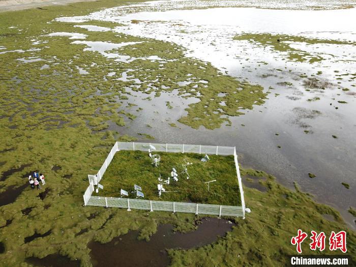 圖為玉樹隆寶高寒濕地生態(tài)氣象試驗站?！∏嗪Ｊ庀缶?供圖