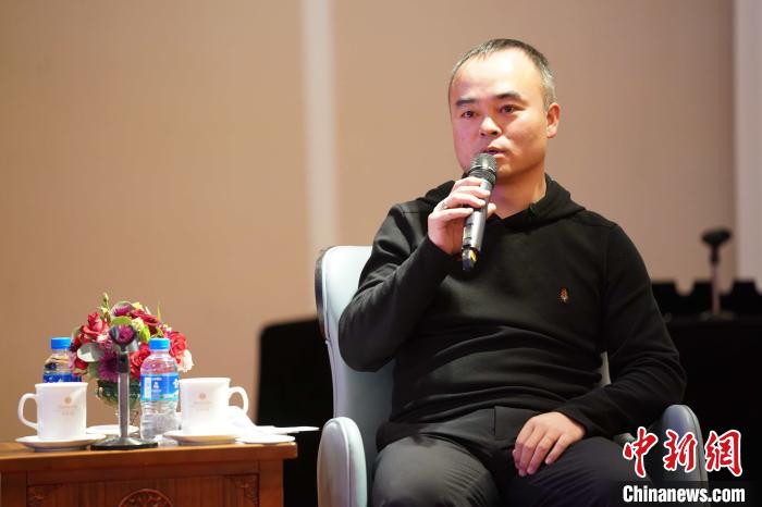 圖為<a target='_blank' >中新社</a>青海分社社長胡鐘藝就加強(qiáng)瀾湄流域新聞報道發(fā)表觀點?！√K丹 攝
