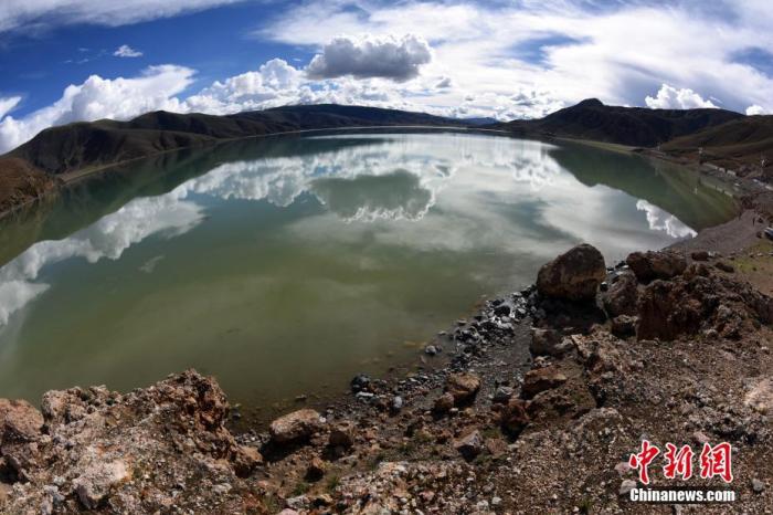 圖為浪錯(cuò)夏日美景。 <a target='_blank' ><p  align=