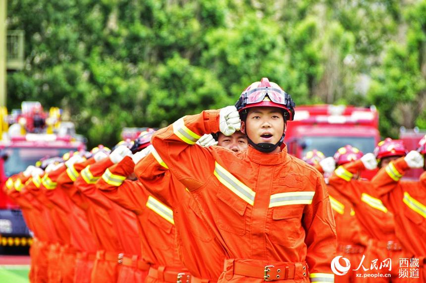 誓師大會現(xiàn)場。人民網(wǎng) 李海霞 攝