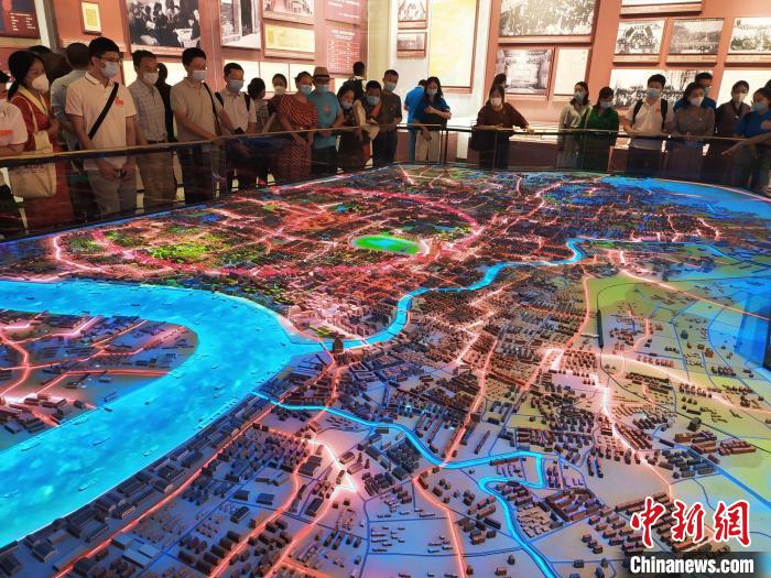 日喀則文化與旅游管理工作者上?！叭〗?jīng)”領(lǐng)悟生態(tài)旅游內(nèi)涵