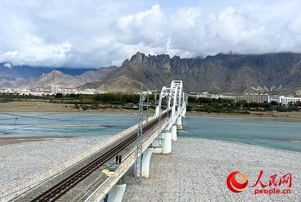 拉薩河特大橋。張敏穎 攝